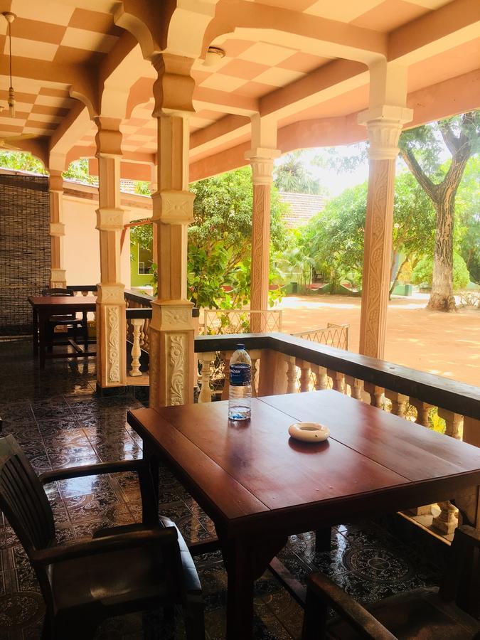 New Land Guest House 바티칼로아 외부 사진