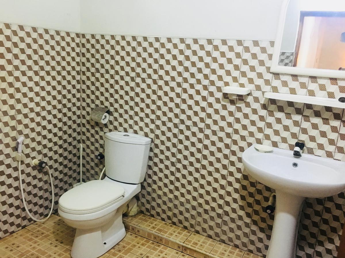 New Land Guest House 바티칼로아 외부 사진