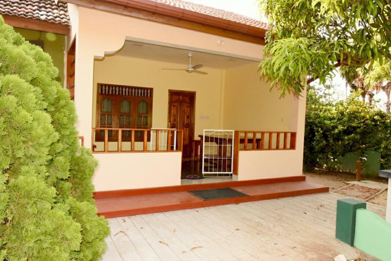 New Land Guest House 바티칼로아 외부 사진